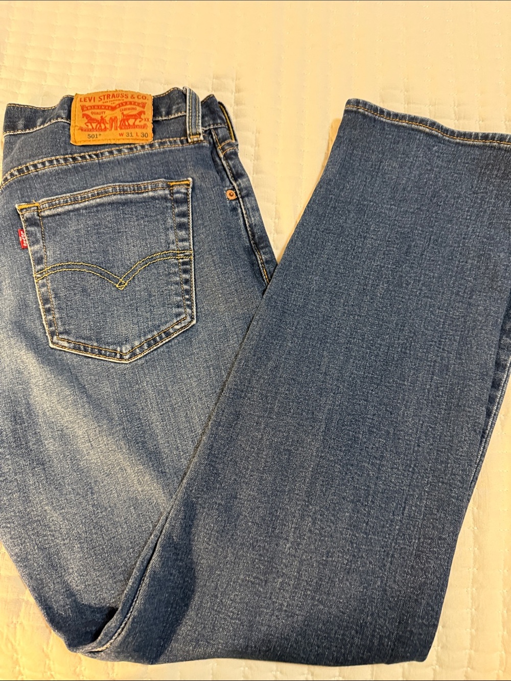 Levi's Men's Straight Jeans in Medium Blue Wash